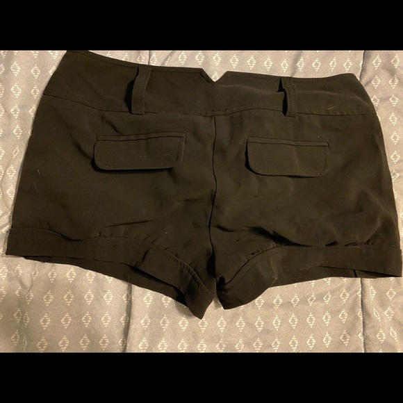 4️⃣ for $2️⃣0️⃣ EUC Charlotte Russe Dress Shorts - Picture 3 of 3